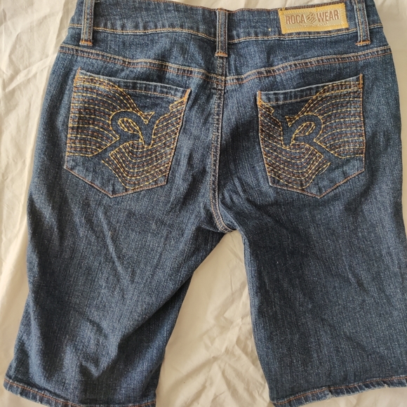 Half length jeans by Roca Wear, size 7, blue denim. - Picture 2 of 7